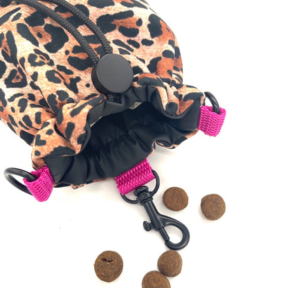 Hunde Leckerlibeutel und Leine 2 in 1 Crazy Pink Leo Black Edition