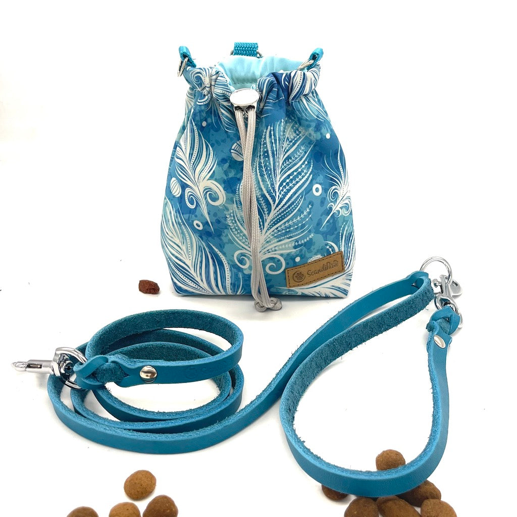 Leckerlibeutel Blue Feather Blau Goodiebag mit Hundeleine von ScandiPaws