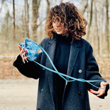 Leckerlibeutel Blue Feather Blau Goodiebag mit Hundeleine von ScandiPaws