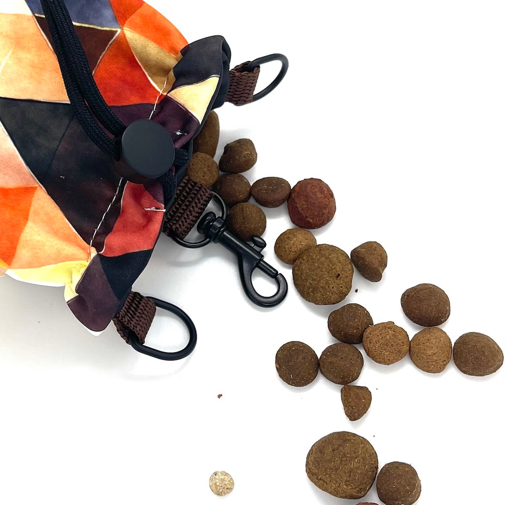 Leckerlibeutel Brown Geo Braun Goodiebag mit Hundeleine von ScandiPaws