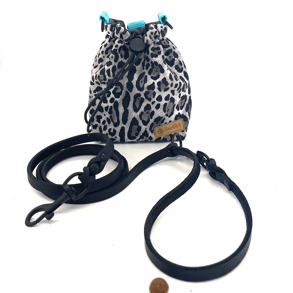 Leckerlibeutel Minty Grey Leo Black Goodiebag mit Hundeleine von ScandiPaws